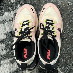 Nike air max verona in Guava Ice/barely volt/crimson tint/black in size 9.5 W